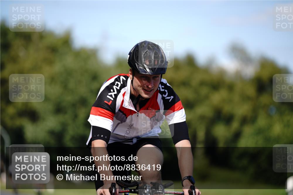 07.09.2025 - 19. Norderstedt Triathlon Michael Burmester http://msf.ph/oto/8836419 07.09.2025 14:05:18 Radfahren 427 meine-sportfotos.de