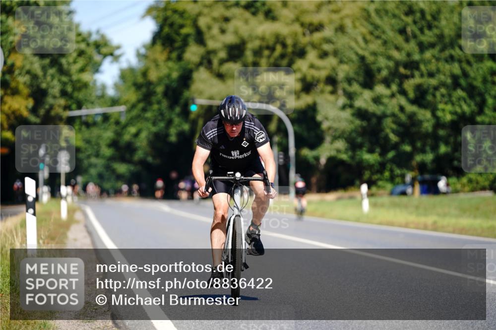 07.09.2025 - 19. Norderstedt Triathlon Michael Burmester http://msf.ph/oto/8836422 07.09.2025 12:43:53 Radfahren 1317, 1385 meine-sportfotos.de