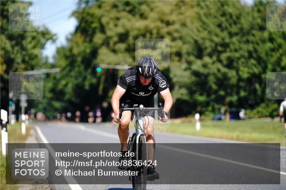 07.09.2025 - 19. Norderstedt Triathlon Michael Burmester http://msf.ph/oto/8836424 07.09.2025 12:43:53 Radfahren 1317, 1385 meine-sportfotos.de