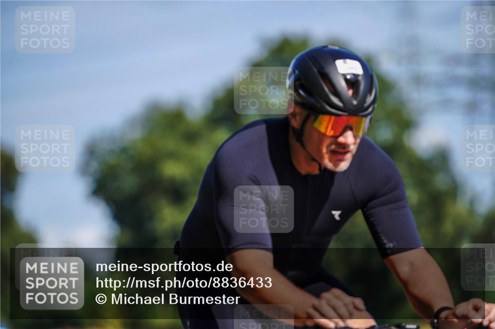07.09.2025 - 19. Norderstedt Triathlon Michael Burmester http://msf.ph/oto/8836433 07.09.2025 12:44:13 Radfahren 1342 meine-sportfotos.de