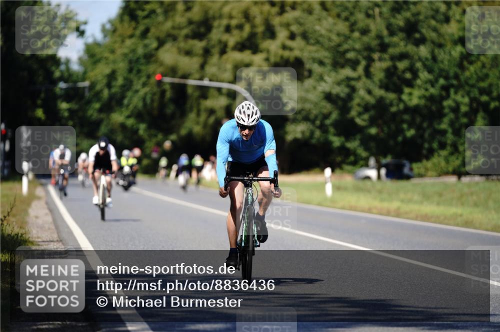 07.09.2025 - 19. Norderstedt Triathlon Michael Burmester http://msf.ph/oto/8836436 07.09.2025 14:05:35 Radfahren 373 meine-sportfotos.de