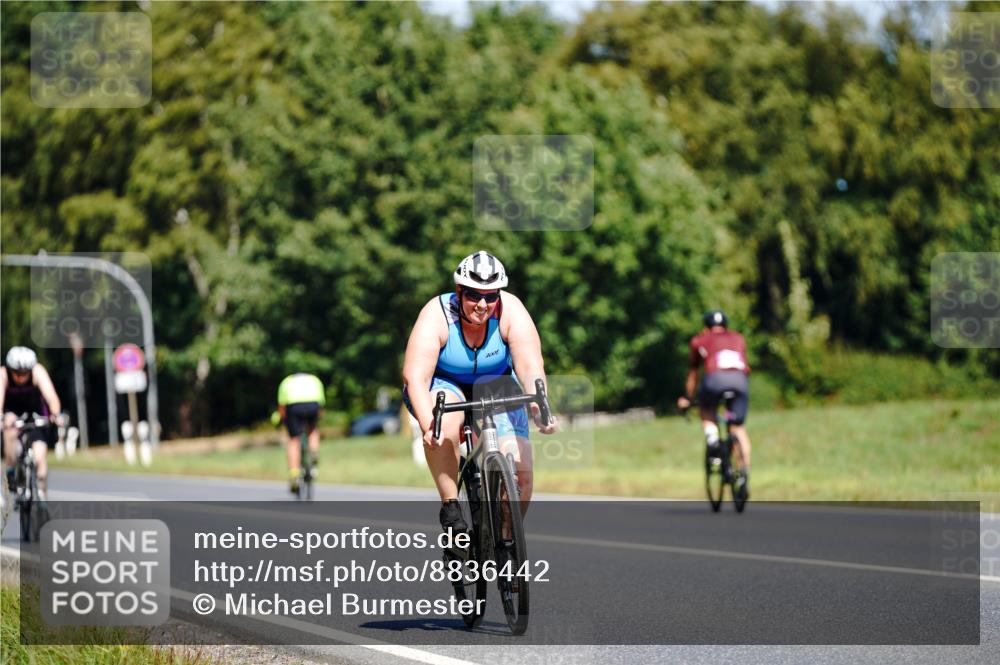 07.09.2025 - 19. Norderstedt Triathlon Michael Burmester http://msf.ph/oto/8836442 07.09.2025 12:44:26 Radfahren 742 meine-sportfotos.de