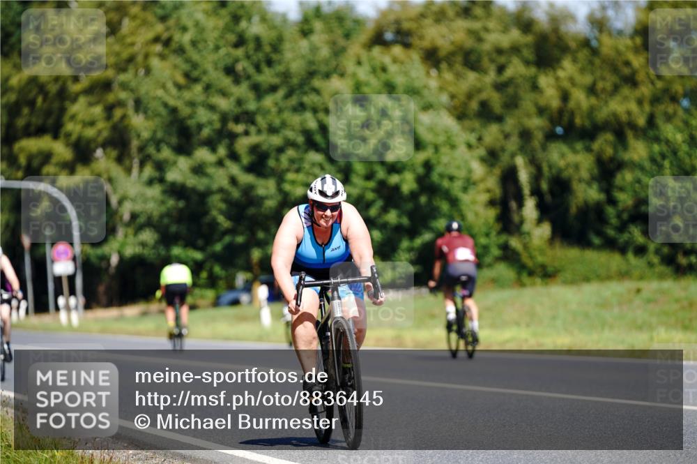 07.09.2025 - 19. Norderstedt Triathlon Michael Burmester http://msf.ph/oto/8836445 07.09.2025 12:44:26 Radfahren 742 meine-sportfotos.de