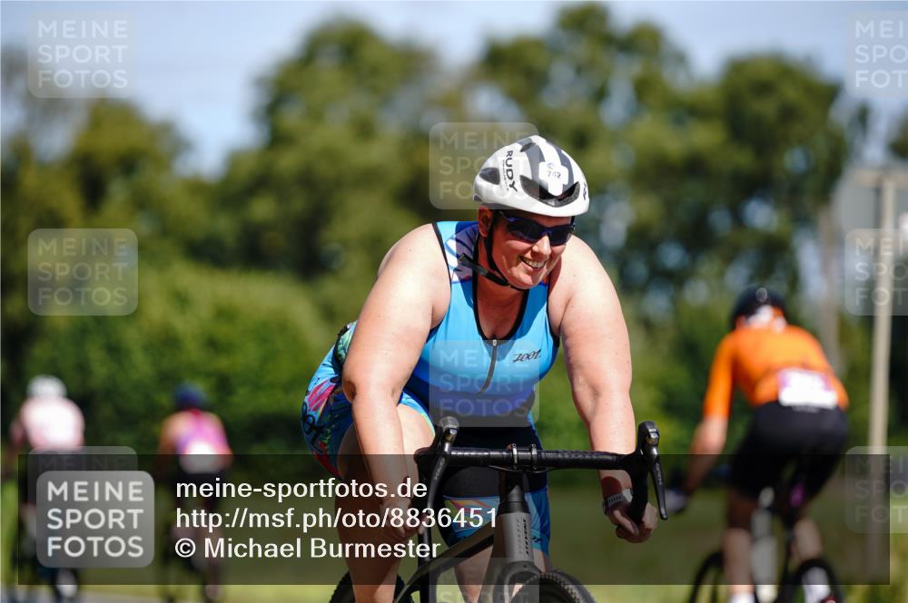 07.09.2025 - 19. Norderstedt Triathlon Michael Burmester http://msf.ph/oto/8836451 07.09.2025 12:44:28 Radfahren 742 meine-sportfotos.de