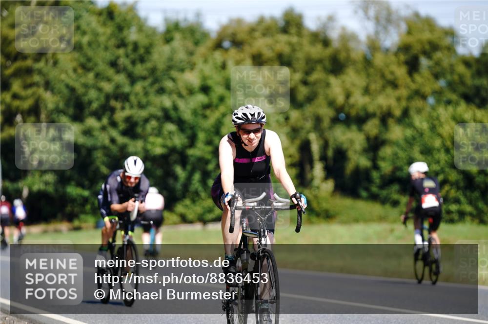 07.09.2025 - 19. Norderstedt Triathlon Michael Burmester http://msf.ph/oto/8836453 07.09.2025 12:44:30 Radfahren 250, 307, 742 meine-sportfotos.de