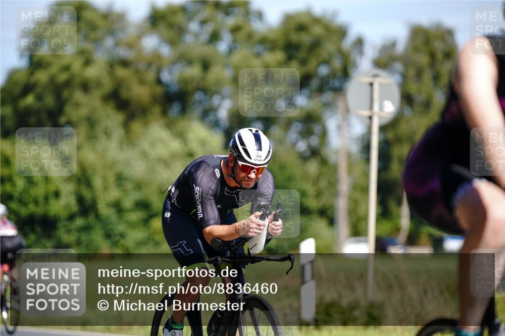 07.09.2025 - 19. Norderstedt Triathlon Michael Burmester http://msf.ph/oto/8836460 07.09.2025 12:44:32 Radfahren 250, 307, 742 meine-sportfotos.de