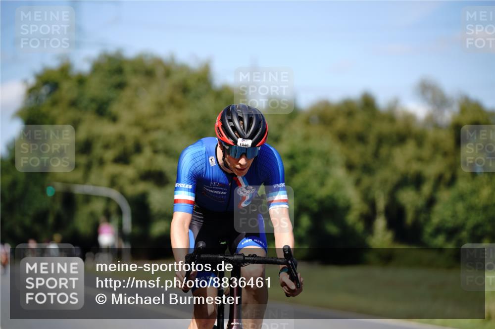 07.09.2025 - 19. Norderstedt Triathlon Michael Burmester http://msf.ph/oto/8836461 07.09.2025 14:05:47 Radfahren 422, 1040 meine-sportfotos.de
