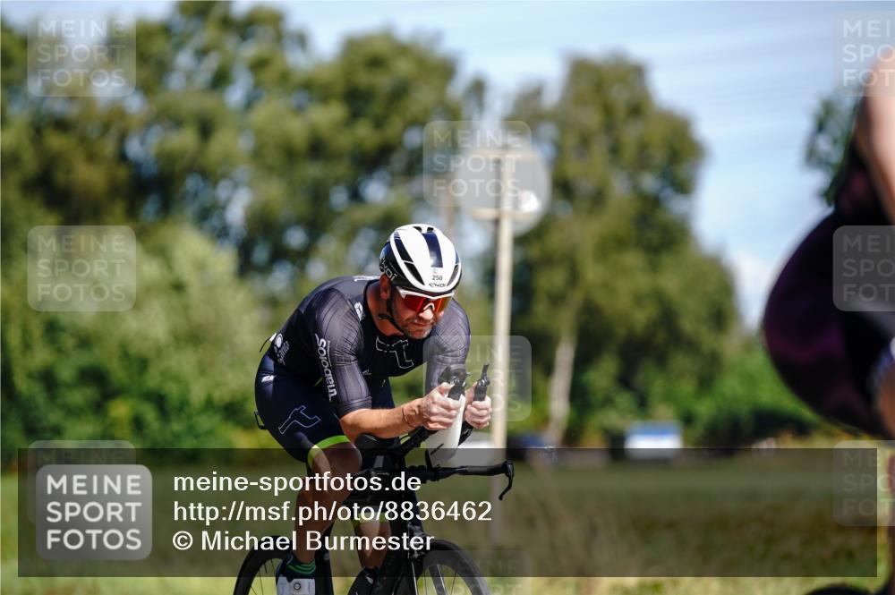 07.09.2025 - 19. Norderstedt Triathlon Michael Burmester http://msf.ph/oto/8836462 07.09.2025 12:44:32 Radfahren 250, 307, 742 meine-sportfotos.de