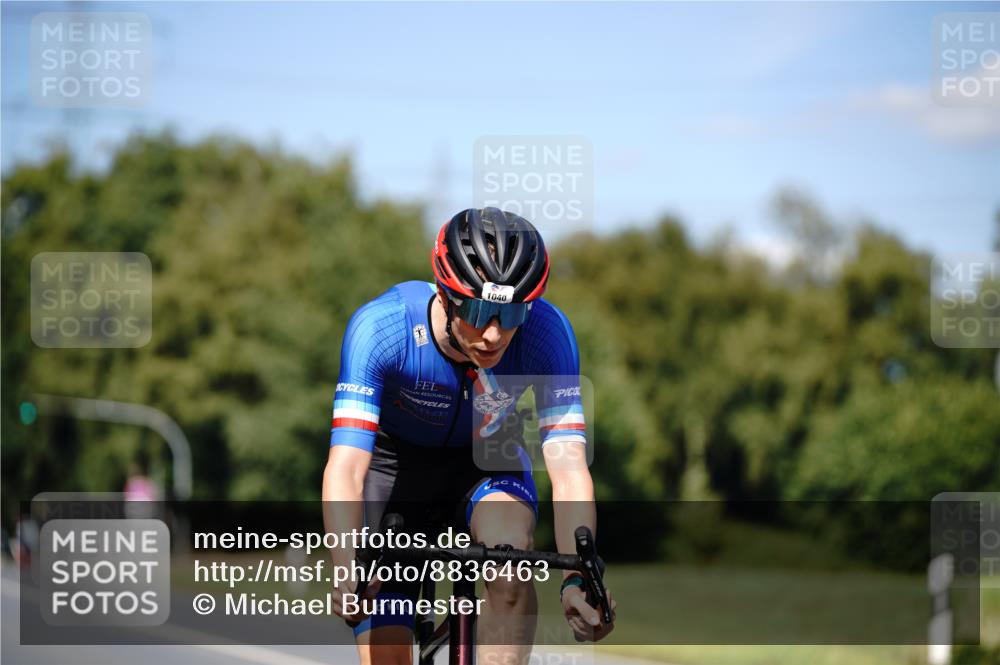 07.09.2025 - 19. Norderstedt Triathlon Michael Burmester http://msf.ph/oto/8836463 07.09.2025 14:05:47 Radfahren 422, 1040 meine-sportfotos.de