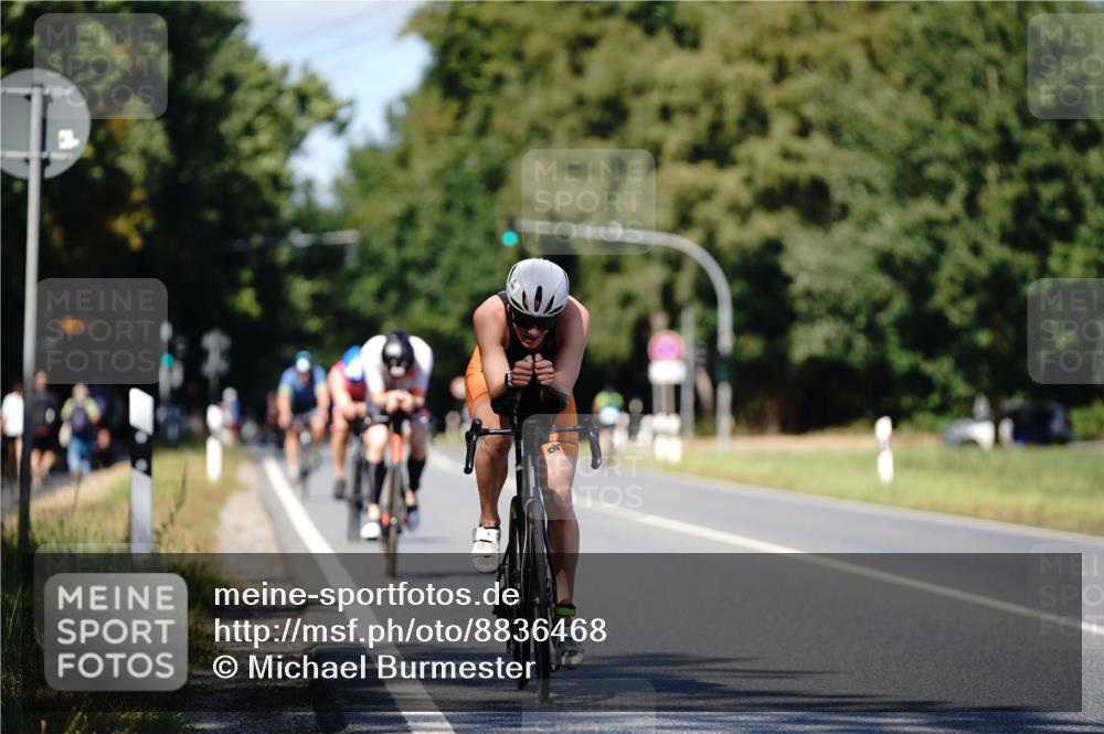07.09.2025 - 19. Norderstedt Triathlon Michael Burmester http://msf.ph/oto/8836468 07.09.2025 14:05:53 Radfahren 1001, 1401 meine-sportfotos.de