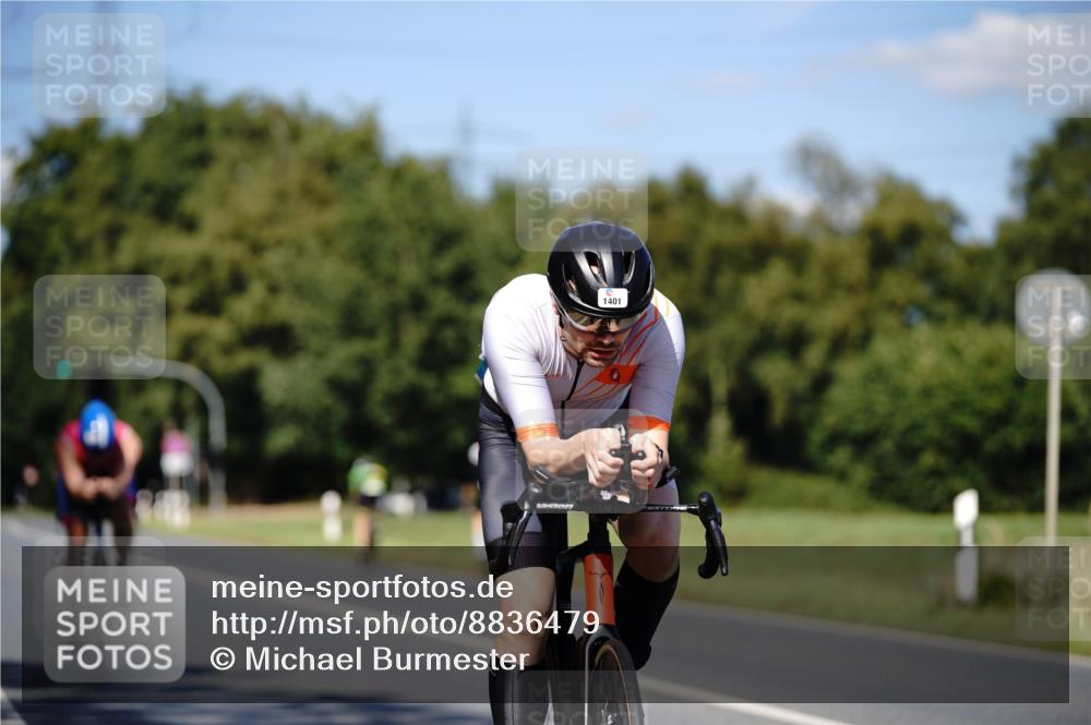 07.09.2025 - 19. Norderstedt Triathlon Michael Burmester http://msf.ph/oto/8836479 07.09.2025 14:05:56 Radfahren 1001, 1022, 1401 meine-sportfotos.de