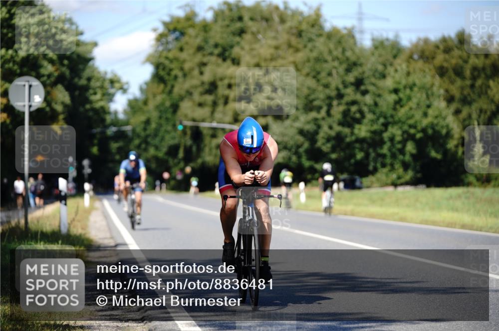 07.09.2025 - 19. Norderstedt Triathlon Michael Burmester http://msf.ph/oto/8836481 07.09.2025 14:05:57 Radfahren 1001, 1022, 1401 meine-sportfotos.de