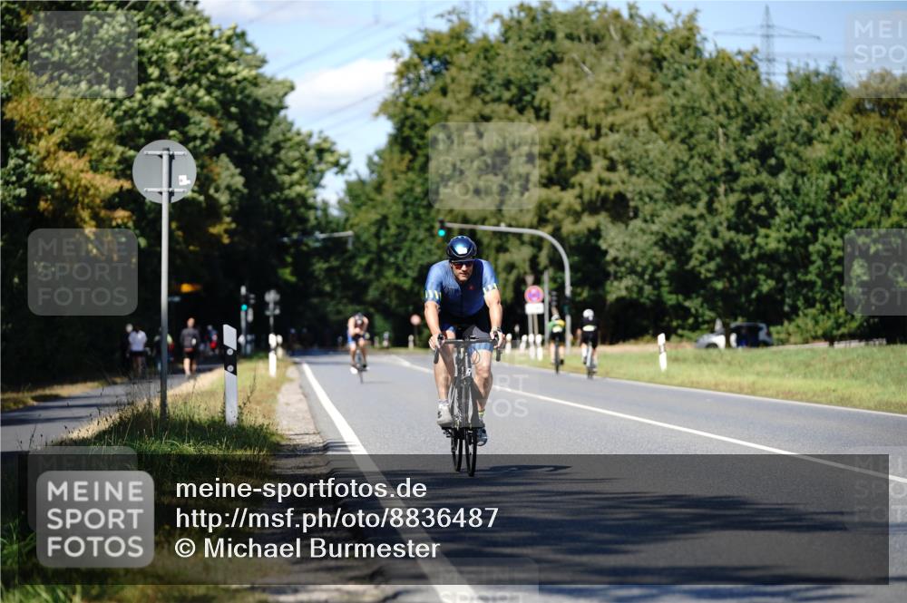 07.09.2025 - 19. Norderstedt Triathlon Michael Burmester http://msf.ph/oto/8836487 07.09.2025 14:05:59 Radfahren 382, 1022, 1401 meine-sportfotos.de