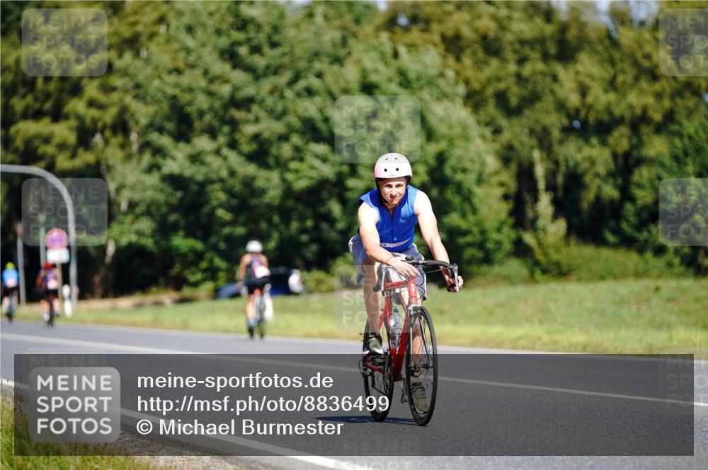 07.09.2025 - 19. Norderstedt Triathlon Michael Burmester http://msf.ph/oto/8836499 07.09.2025 12:45:06 Radfahren 1295 meine-sportfotos.de