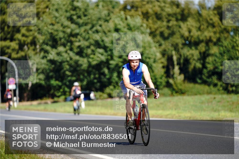 07.09.2025 - 19. Norderstedt Triathlon Michael Burmester http://msf.ph/oto/8836501 07.09.2025 12:45:06 Radfahren 1295 meine-sportfotos.de