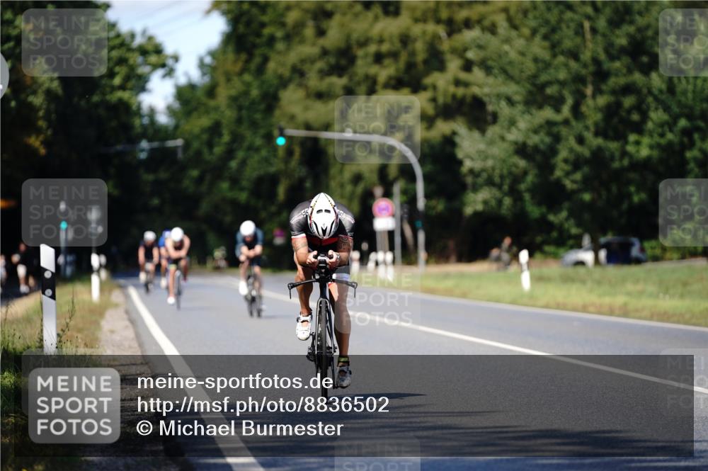 07.09.2025 - 19. Norderstedt Triathlon Michael Burmester http://msf.ph/oto/8836502 07.09.2025 14:06:17 Radfahren 981 meine-sportfotos.de