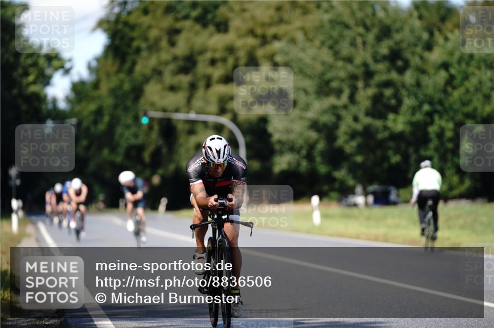 07.09.2025 - 19. Norderstedt Triathlon Michael Burmester http://msf.ph/oto/8836506 07.09.2025 14:06:18 Radfahren 981 meine-sportfotos.de