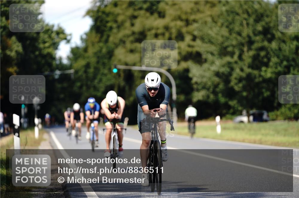 07.09.2025 - 19. Norderstedt Triathlon Michael Burmester http://msf.ph/oto/8836511 07.09.2025 14:06:22 Radfahren 398, 981, 993 meine-sportfotos.de