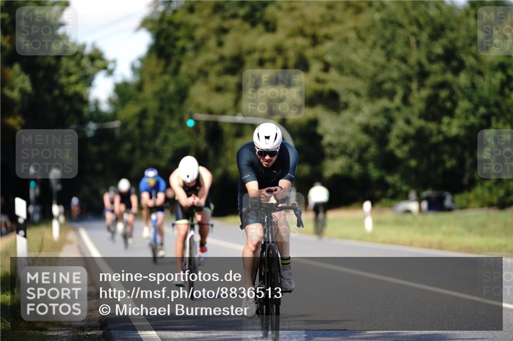 07.09.2025 - 19. Norderstedt Triathlon Michael Burmester http://msf.ph/oto/8836513 07.09.2025 14:06:22 Radfahren 398, 981, 993 meine-sportfotos.de