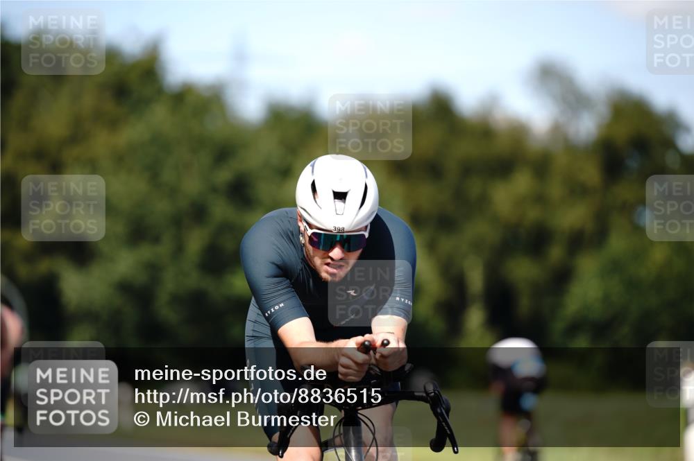 07.09.2025 - 19. Norderstedt Triathlon Michael Burmester http://msf.ph/oto/8836515 07.09.2025 14:06:23 Radfahren 398, 993, 1009 meine-sportfotos.de