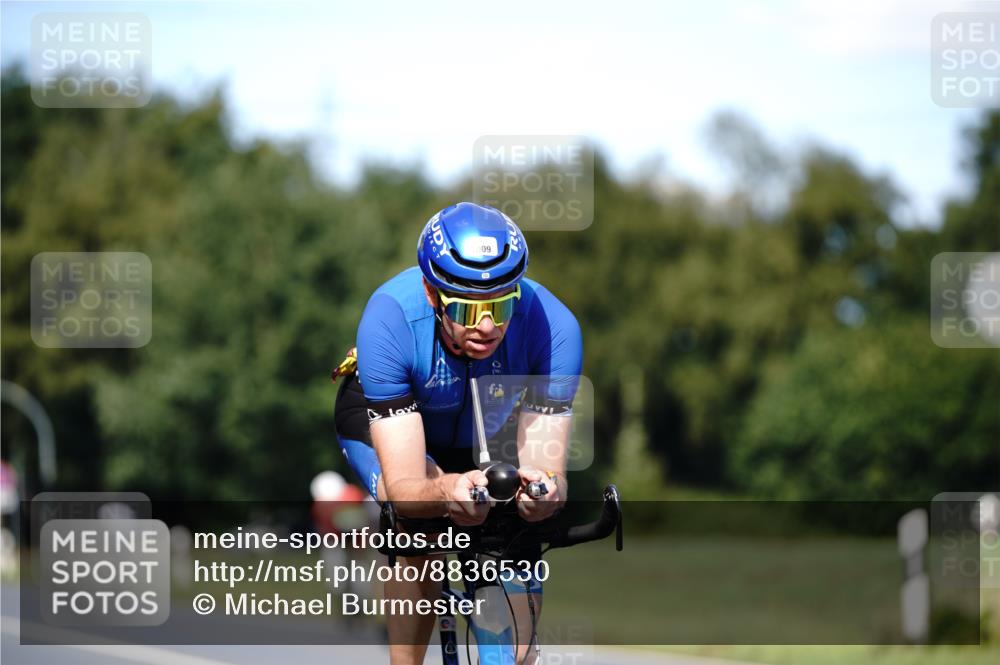 07.09.2025 - 19. Norderstedt Triathlon Michael Burmester http://msf.ph/oto/8836530 07.09.2025 14:06:26 Radfahren 398, 411, 993, 1009 meine-sportfotos.de