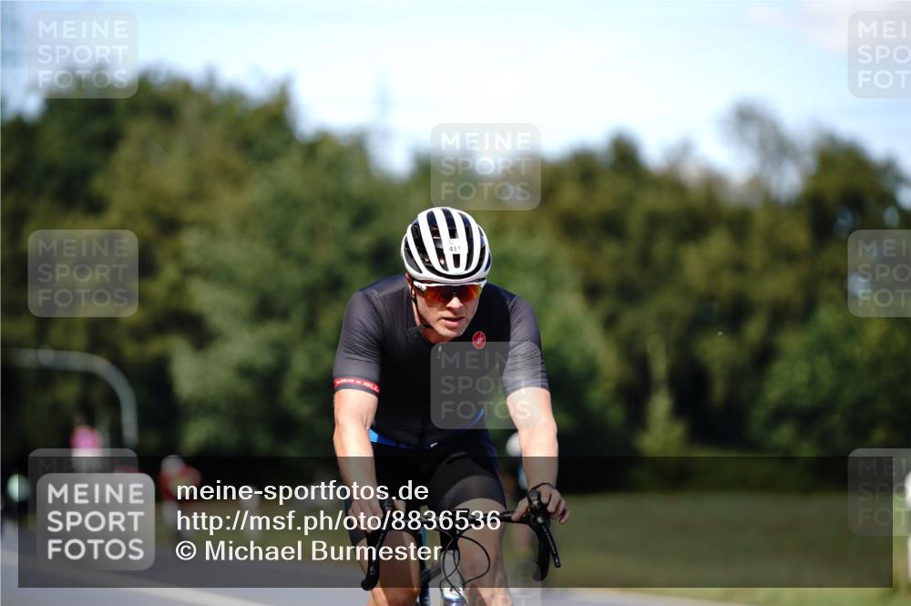 07.09.2025 - 19. Norderstedt Triathlon Michael Burmester http://msf.ph/oto/8836536 07.09.2025 14:06:28 Radfahren 411, 967, 1009 meine-sportfotos.de