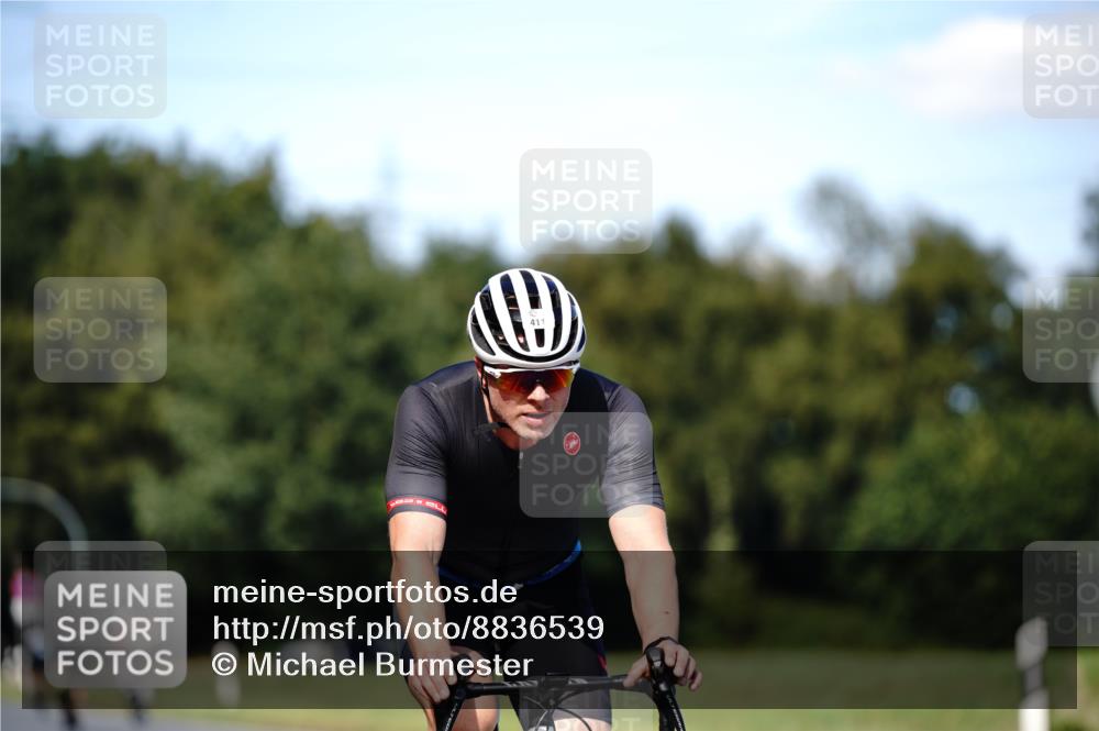 07.09.2025 - 19. Norderstedt Triathlon Michael Burmester http://msf.ph/oto/8836539 07.09.2025 14:06:28 Radfahren 411, 967, 1009 meine-sportfotos.de