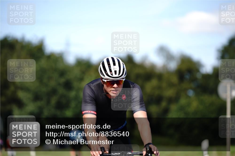 07.09.2025 - 19. Norderstedt Triathlon Michael Burmester http://msf.ph/oto/8836540 07.09.2025 14:06:28 Radfahren 411, 967, 1009 meine-sportfotos.de