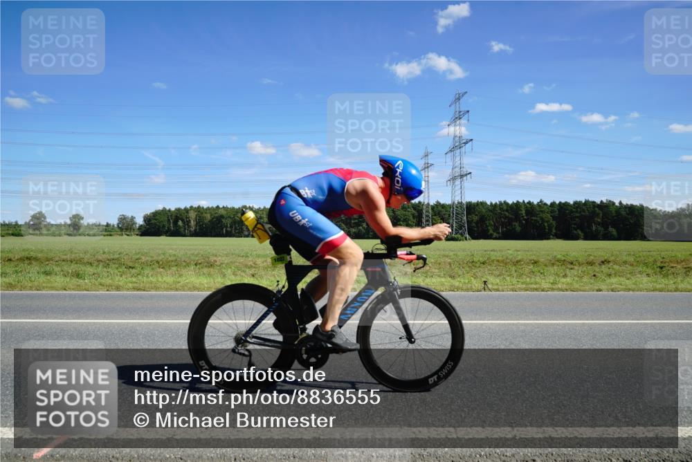07.09.2025 - 19. Norderstedt Triathlon Michael Burmester http://msf.ph/oto/8836555 07.09.2025 14:05:57 Radfahren 1001, 1022, 1401 meine-sportfotos.de