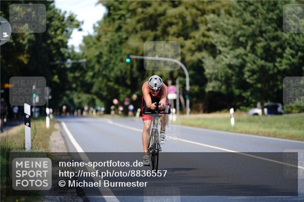 07.09.2025 - 19. Norderstedt Triathlon Michael Burmester http://msf.ph/oto/8836557 07.09.2025 14:06:51 Radfahren 984 meine-sportfotos.de