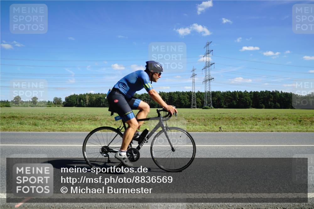 07.09.2025 - 19. Norderstedt Triathlon Michael Burmester http://msf.ph/oto/8836569 07.09.2025 14:06:01 Radfahren 382, 1022 meine-sportfotos.de