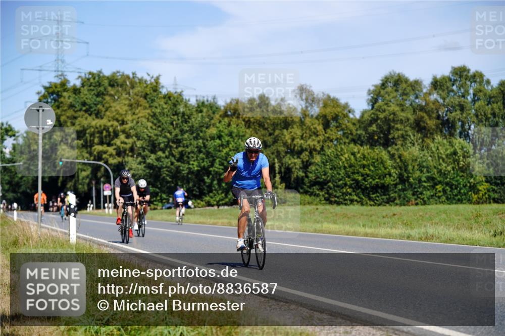07.09.2025 - 19. Norderstedt Triathlon Michael Burmester http://msf.ph/oto/8836587 07.09.2025 12:47:59 Radfahren 304, 744 meine-sportfotos.de