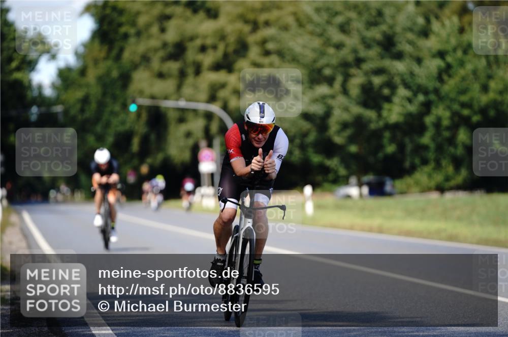 07.09.2025 - 19. Norderstedt Triathlon Michael Burmester http://msf.ph/oto/8836595 07.09.2025 14:07:29 Radfahren 960, 971, 1000, 1036 meine-sportfotos.de