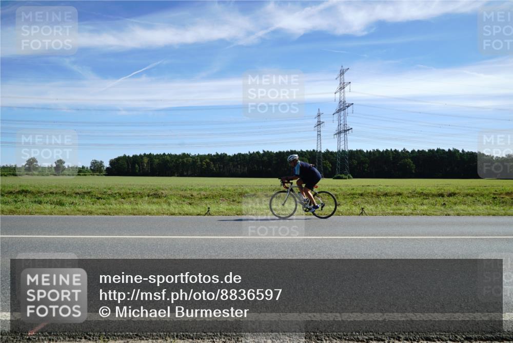 07.09.2025 - 19. Norderstedt Triathlon Michael Burmester http://msf.ph/oto/8836597 07.09.2025 12:01:27 Radfahren 190, 801 meine-sportfotos.de