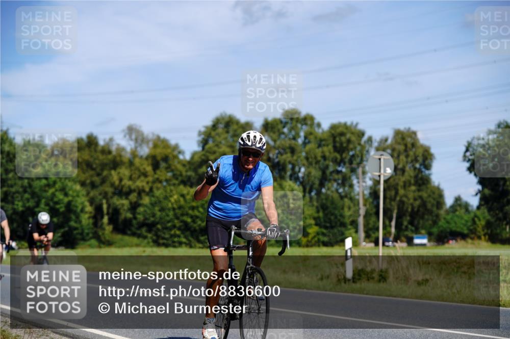 07.09.2025 - 19. Norderstedt Triathlon Michael Burmester http://msf.ph/oto/8836600 07.09.2025 12:48:00 Radfahren 277, 304, 744, 1344 meine-sportfotos.de