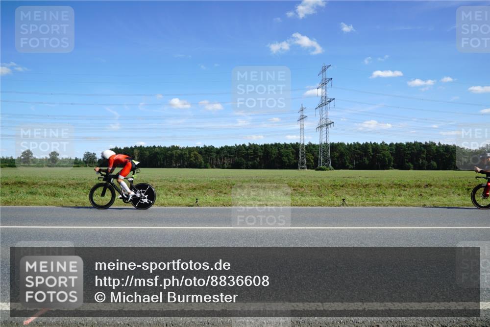 07.09.2025 - 19. Norderstedt Triathlon Michael Burmester http://msf.ph/oto/8836608 07.09.2025 14:06:22 Radfahren 398, 981, 993 meine-sportfotos.de