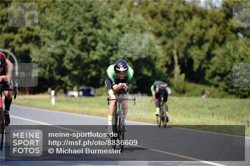 07.09.2025 - 19. Norderstedt Triathlon Michael Burmester http://msf.ph/oto/8836609 07.09.2025 14:07:48 Radfahren 994, 1014, 1027 meine-sportfotos.de