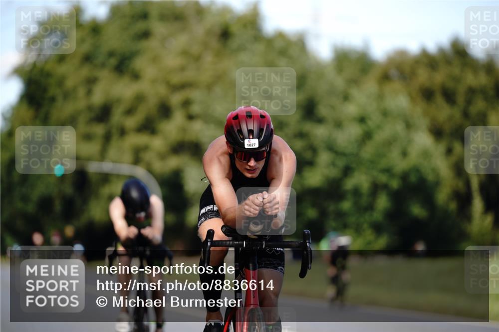 07.09.2025 - 19. Norderstedt Triathlon Michael Burmester http://msf.ph/oto/8836614 07.09.2025 14:07:49 Radfahren 994, 1014, 1027 meine-sportfotos.de