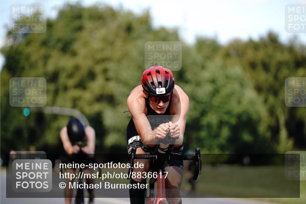 07.09.2025 - 19. Norderstedt Triathlon Michael Burmester http://msf.ph/oto/8836617 07.09.2025 14:07:49 Radfahren 994, 1014, 1027 meine-sportfotos.de