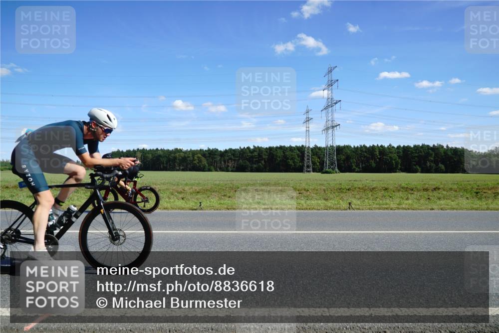07.09.2025 - 19. Norderstedt Triathlon Michael Burmester http://msf.ph/oto/8836618 07.09.2025 14:06:22 Radfahren 398, 981, 993 meine-sportfotos.de