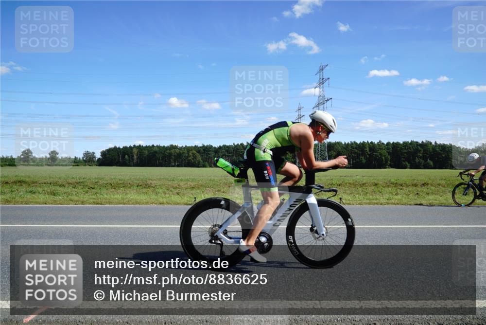 07.09.2025 - 19. Norderstedt Triathlon Michael Burmester http://msf.ph/oto/8836625 07.09.2025 14:06:24 Radfahren 398, 993, 1009 meine-sportfotos.de