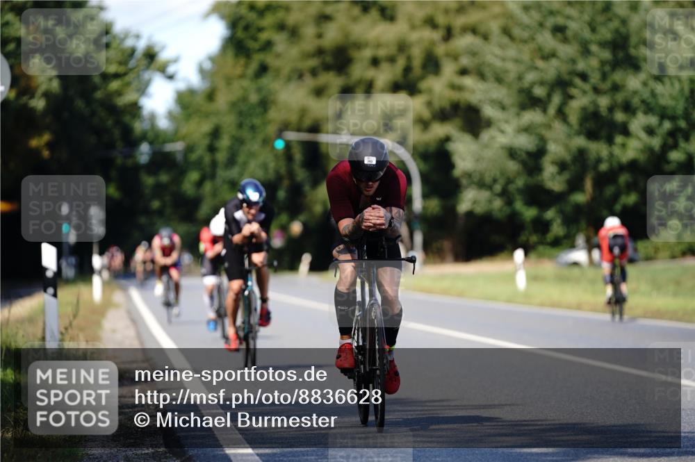 07.09.2025 - 19. Norderstedt Triathlon Michael Burmester http://msf.ph/oto/8836628 07.09.2025 14:08:05 Radfahren 393, 964, 969 meine-sportfotos.de
