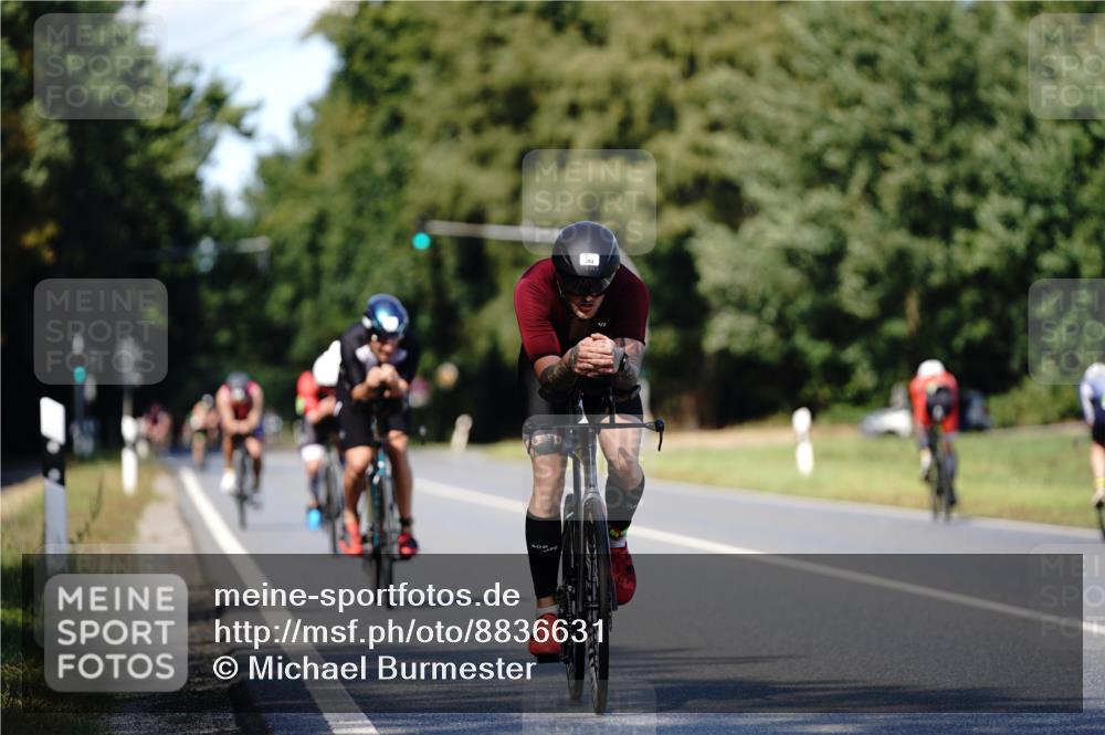07.09.2025 - 19. Norderstedt Triathlon Michael Burmester http://msf.ph/oto/8836631 07.09.2025 14:08:05 Radfahren 393, 964, 969 meine-sportfotos.de
