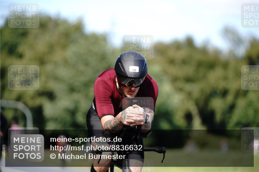 07.09.2025 - 19. Norderstedt Triathlon Michael Burmester http://msf.ph/oto/8836632 07.09.2025 14:08:06 Radfahren 393, 964, 969 meine-sportfotos.de
