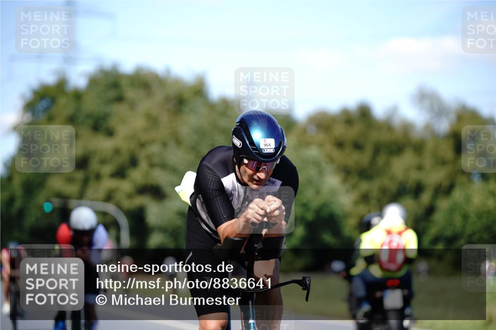 07.09.2025 - 19. Norderstedt Triathlon Michael Burmester http://msf.ph/oto/8836641 07.09.2025 14:08:08 Radfahren 393, 964, 969, 1020 meine-sportfotos.de