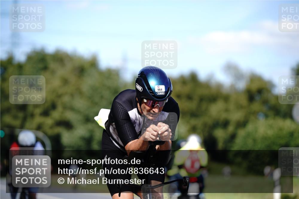 07.09.2025 - 19. Norderstedt Triathlon Michael Burmester http://msf.ph/oto/8836643 07.09.2025 14:08:08 Radfahren 393, 964, 969, 1020 meine-sportfotos.de
