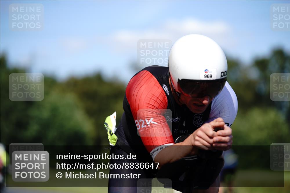 07.09.2025 - 19. Norderstedt Triathlon Michael Burmester http://msf.ph/oto/8836647 07.09.2025 14:08:09 Radfahren 393, 964, 969, 1020 meine-sportfotos.de