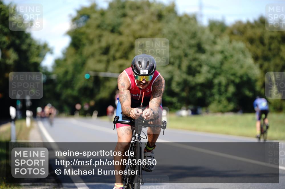 07.09.2025 - 19. Norderstedt Triathlon Michael Burmester http://msf.ph/oto/8836650 07.09.2025 14:08:10 Radfahren 964, 969, 1020 meine-sportfotos.de