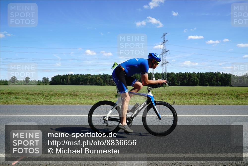 07.09.2025 - 19. Norderstedt Triathlon Michael Burmester http://msf.ph/oto/8836656 07.09.2025 14:06:26 Radfahren 398, 411, 993, 1009 meine-sportfotos.de