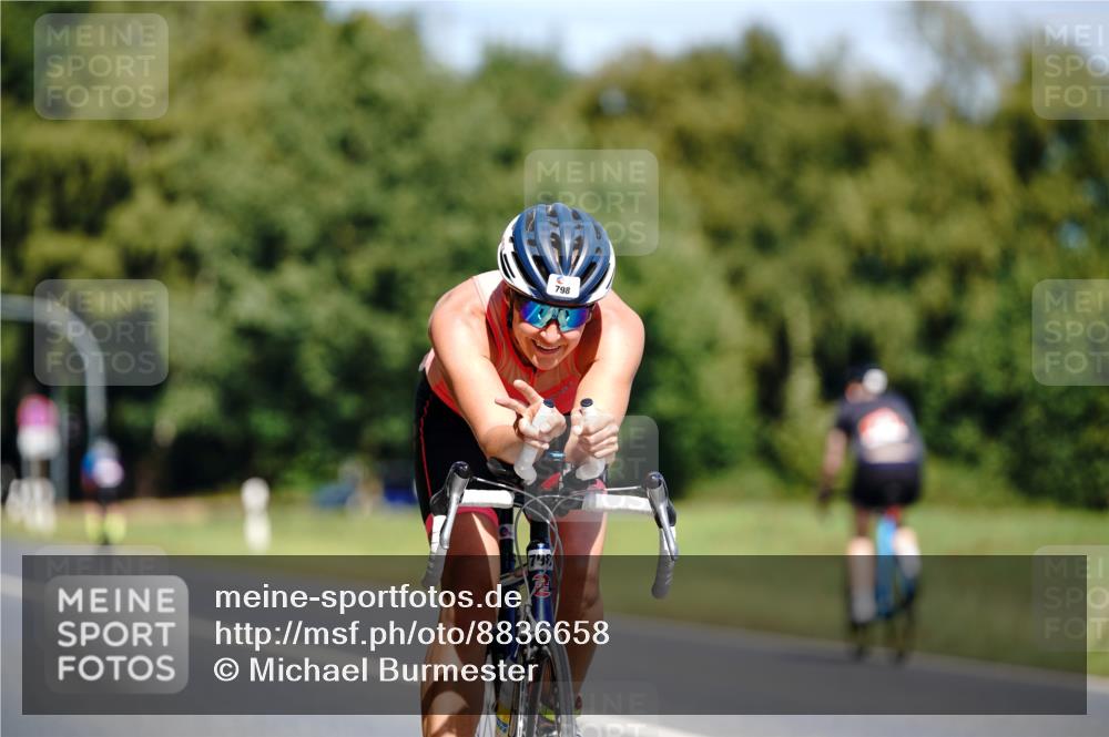 07.09.2025 - 19. Norderstedt Triathlon Michael Burmester http://msf.ph/oto/8836658 07.09.2025 12:48:39 Radfahren 798 meine-sportfotos.de